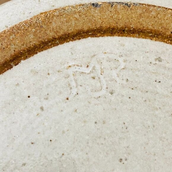 Artisan Studio Pottery Covered Dish Bowl Lid Signed MJR - Picture 6 of 6